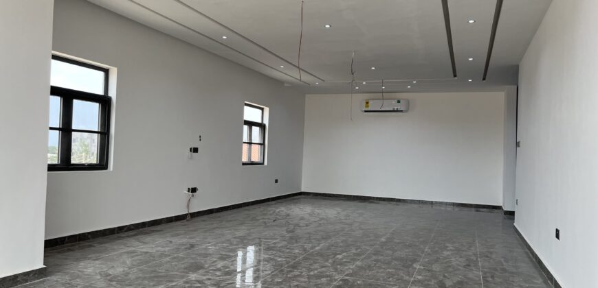 4bedroom house with a boys quarters and Swimming pool at East Legon-school junction For sale