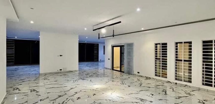 7bedroom house with a boys quarters and Swimming pool at East Legon-Adjiringanor For sale