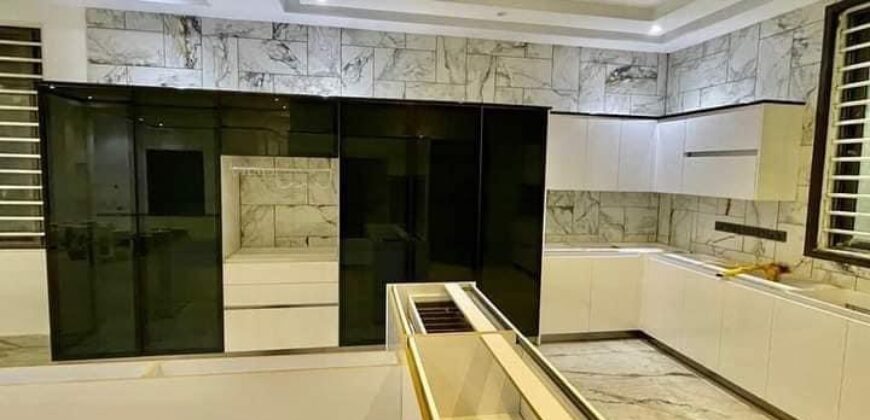 7bedroom house with a boys quarters and Swimming pool at East Legon-Adjiringanor For sale