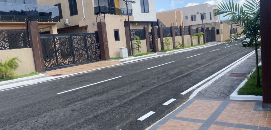 4Bedroom gated community at East Airport