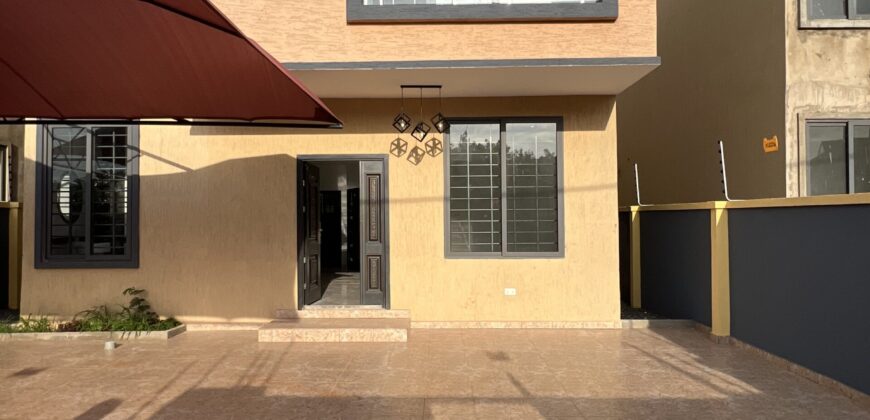 3 bedroom house for sale at Lakeside