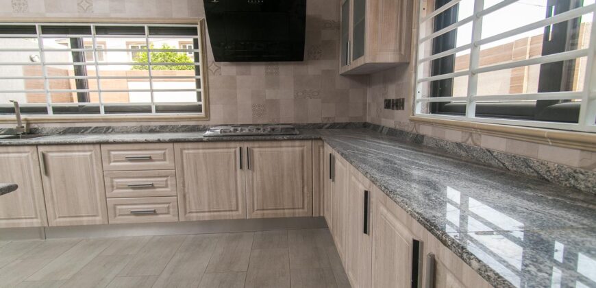 5bedroom house for Sale|Rent at East Airport