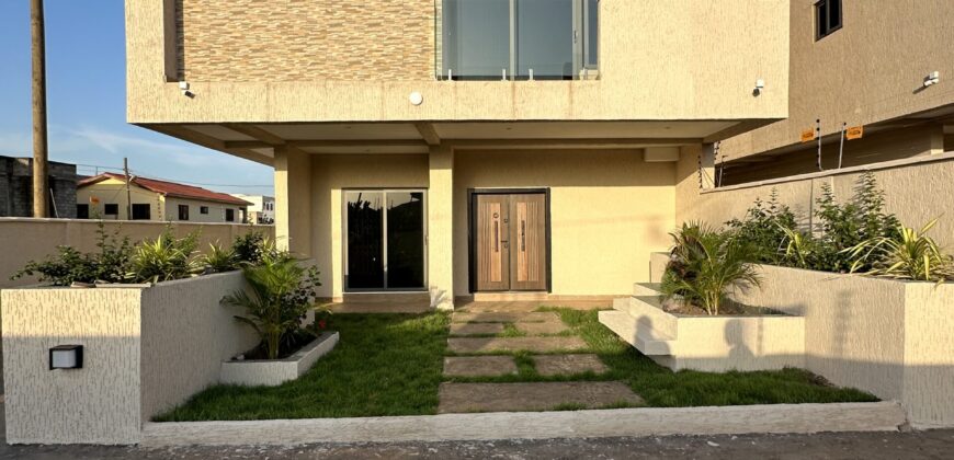 Magnificent 4 bedroom with BQ for sale at Lakeside