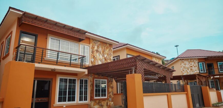 Newly built 4 bedroom houses for sale at Achimota Mile 7