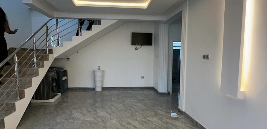 Ultra Modern 4 bedroom Swimming Pool Smart house selling East Legon / Ogbojo