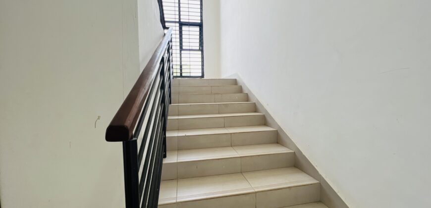 4BEDROOM/STUDY WITH BOYSQUARTERS FOR SALE AT SPINTEX