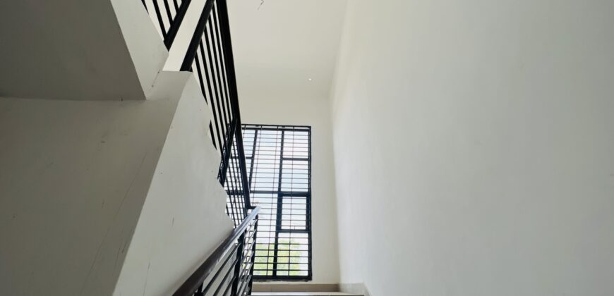 4BEDROOM/STUDY WITH BOYSQUARTERS FOR SALE AT SPINTEX