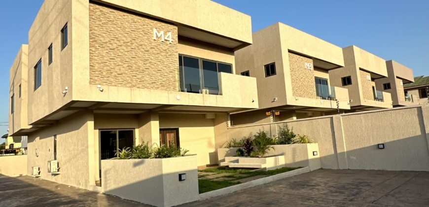 Magnificent 4 bedroom with BQ for sale at Lakeside