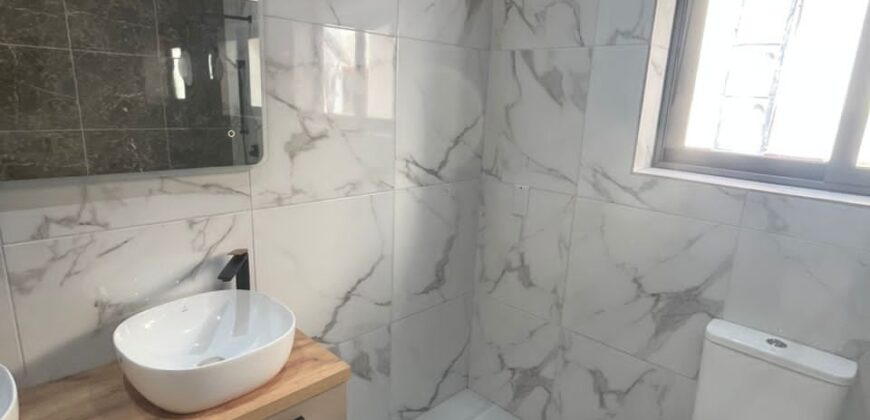 Beautiful 5 bedroom house with BQ, swimming pool selling at East legon