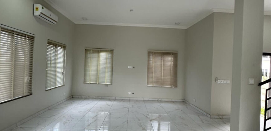 3bedroom house for rent Adenta