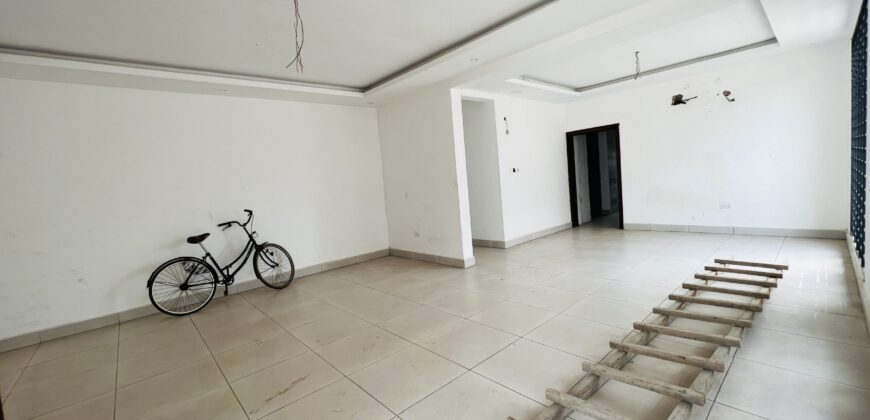 4BEDROOM/STUDY WITH BOYSQUARTERS FOR SALE AT SPINTEX