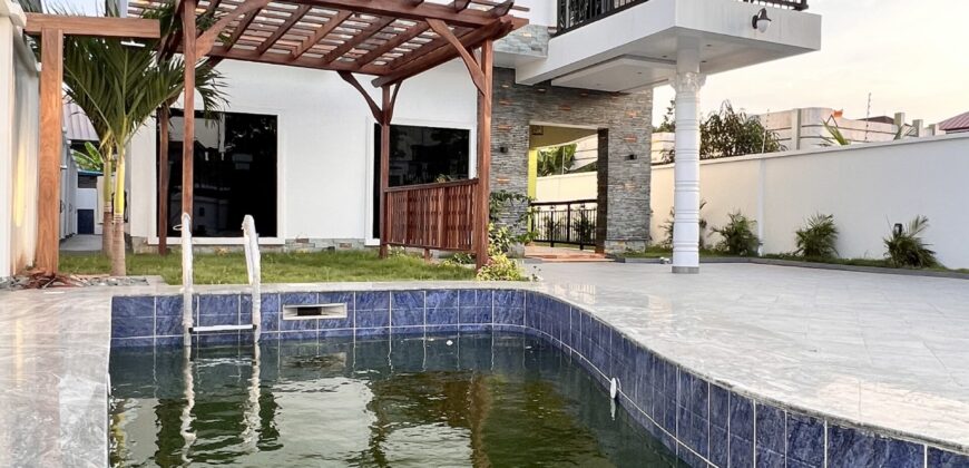4 bedroom Swimming Pool House ,1 Bq with a Selling NOW