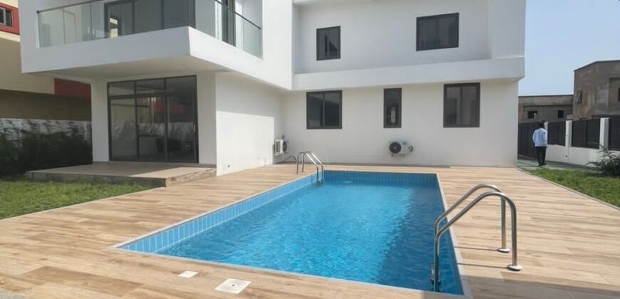 Beautiful 5 bedroom house with BQ, swimming pool selling at East legon