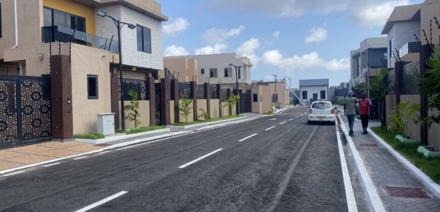 4Bedroom gated community at East Airport