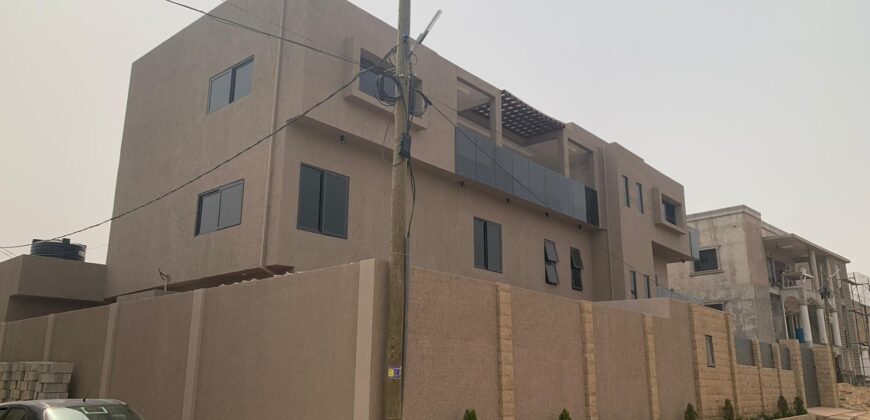 5bedroom house for Sale|Rent at East Airport