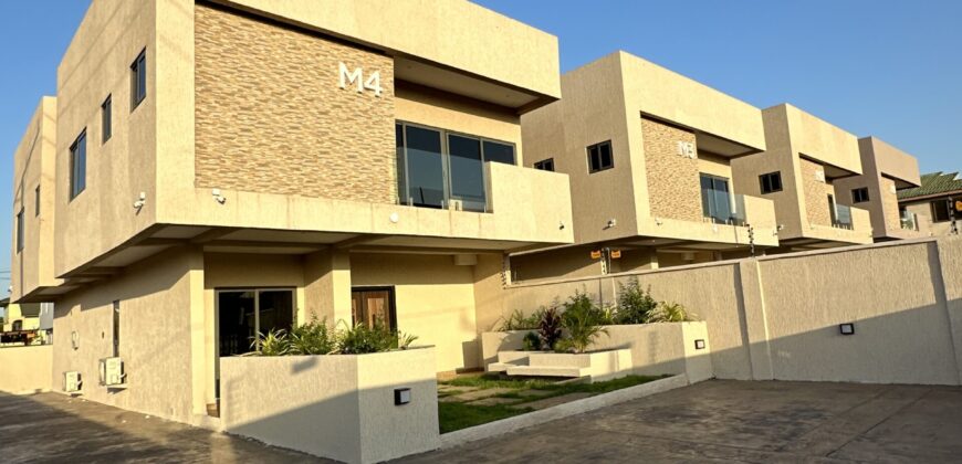 Magnificent 4 bedroom with BQ for sale at Lakeside