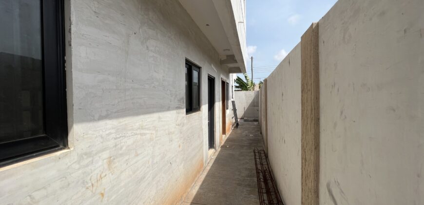 4BEDROOM/STUDY WITH BOYSQUARTERS FOR SALE AT SPINTEX