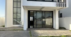 4 bedroom for sale at Lakeside