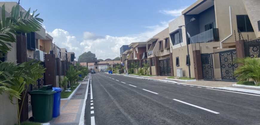 4Bedroom gated community at East Airport