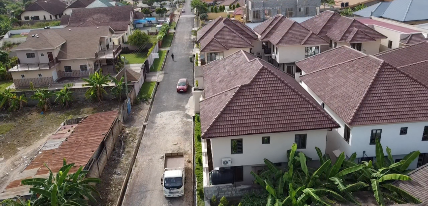 4BEDROOM WITH BOYS QUARTERS & MINI GATED COMMUNITY HOUSE FOR SALE AT SPINTEX