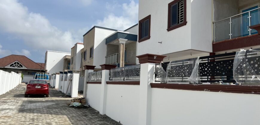Simple luxurious 3 bedroom house mini gated community for sale at accra-ghana , spintex