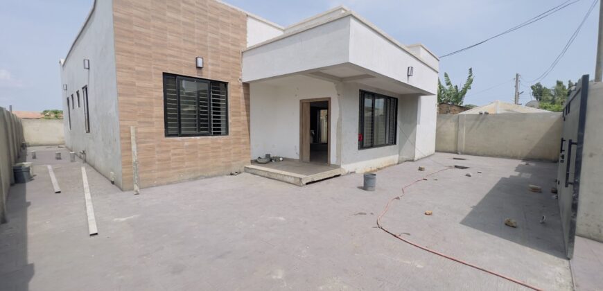 CONTEMPORARY 3BEDROOM HOUSE FOR SALE IN ACCRA-GHANA AT SPINTEX COMMUNITY 17 OFF THE KFC ROAD