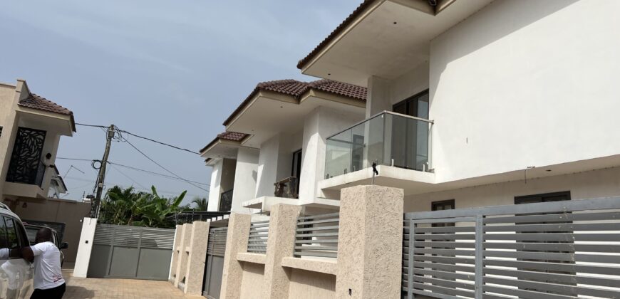 4BEDROOM WITH BOYS QUARTERS & MINI GATED COMMUNITY HOUSE FOR SALE AT SPINTEX
