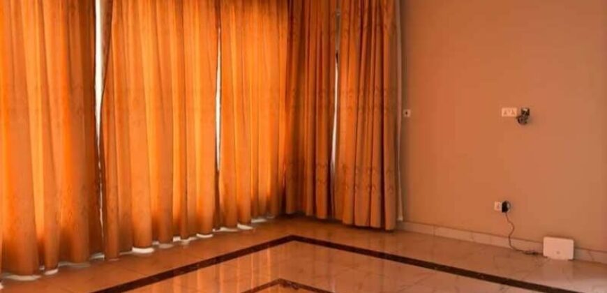 Executive 3 bedroom house for sale at New Legon