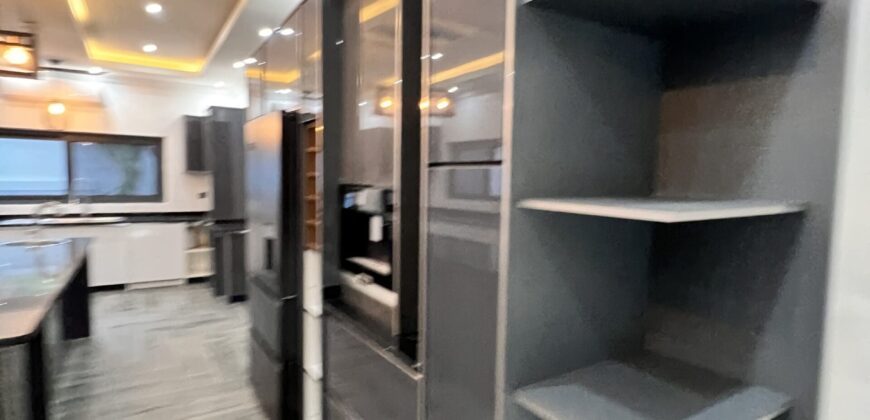 4 bedroom Swimming Pool House ,1 Bq with a Selling NOW