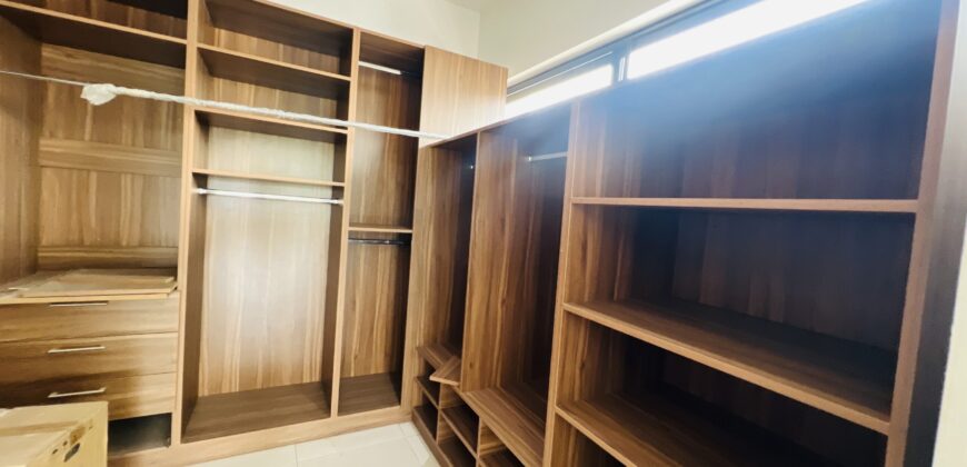 4BEDROOM/STUDY WITH BOYSQUARTERS FOR SALE AT SPINTEX