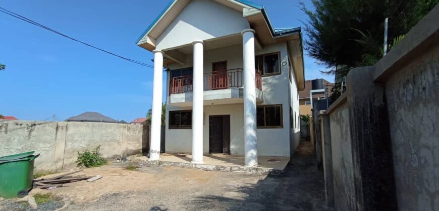 A slightly use Four bedroom house is Available for sale at Adjiringanor