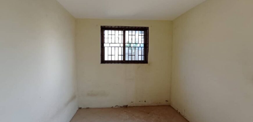 A slightly use Four bedroom house is Available for sale at Adjiringanor