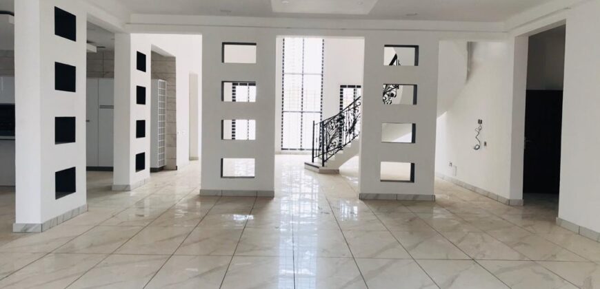 7Bedrooms Swim Pool House with 1 Bq for sale at East Legon 