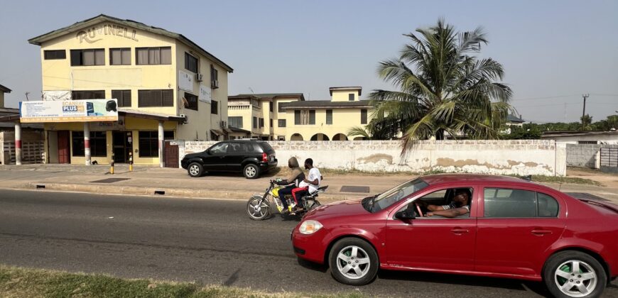 Roadside commercial Landed Property For sale La-Trade a min drive from la palm beach