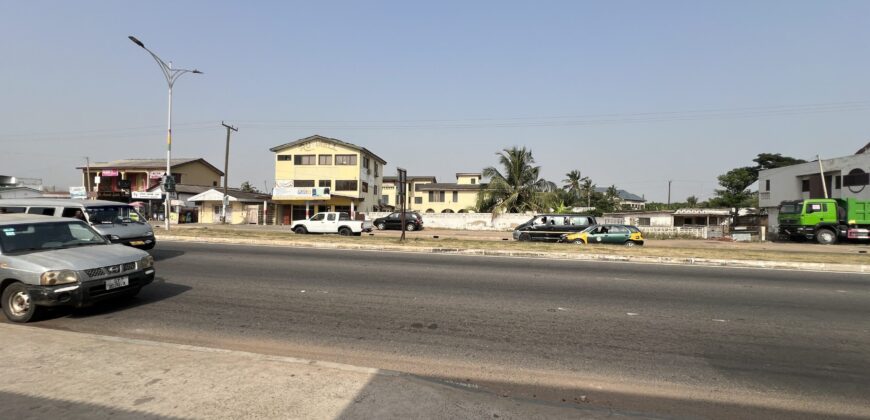 Roadside commercial Landed Property For sale La-Trade a min drive from la palm beach