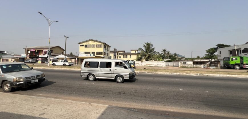 Roadside commercial Landed Property For sale La-Trade a min drive from la palm beach