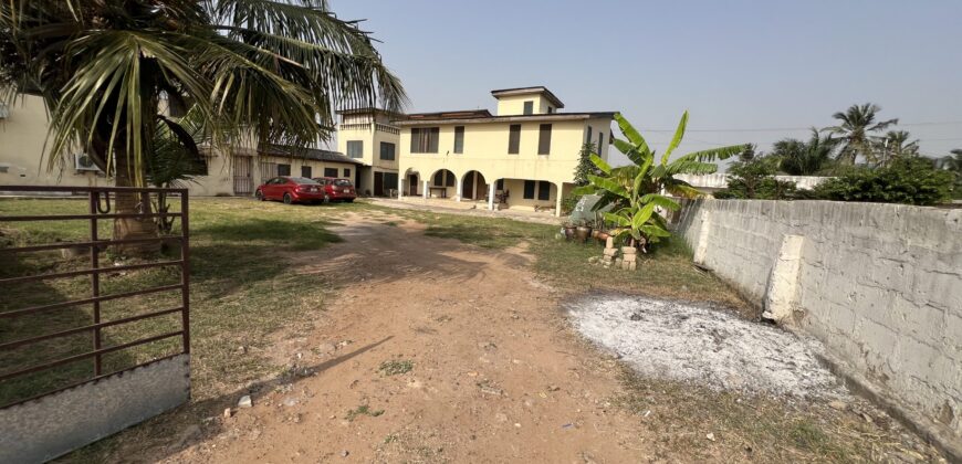 Roadside commercial Landed Property For sale La-Trade a min drive from la palm beach