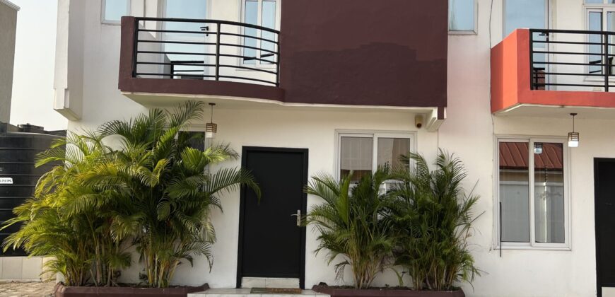 2bedroom semidetached for rent Tseaddo