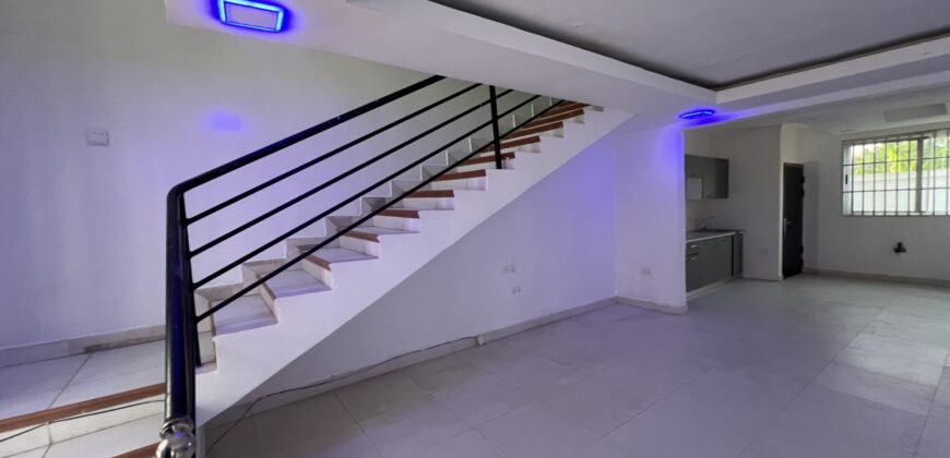 2bedroom semidetached for rent Tseaddo