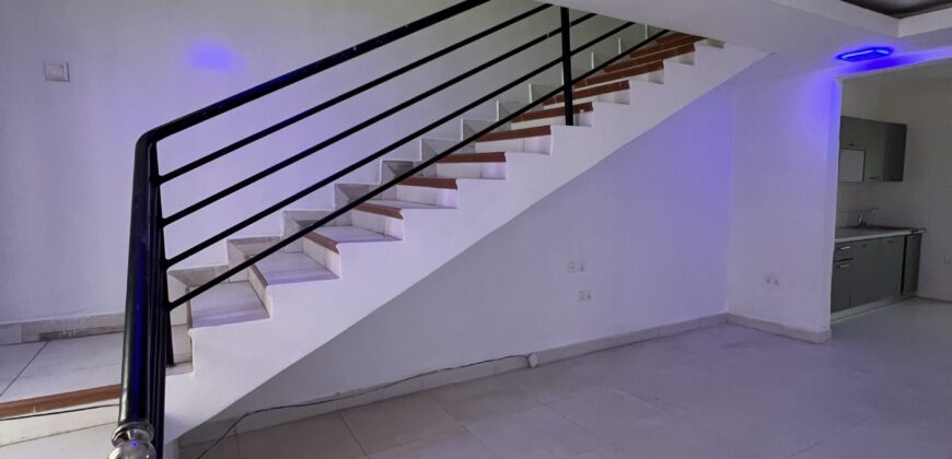 2bedroom semidetached for rent Tseaddo