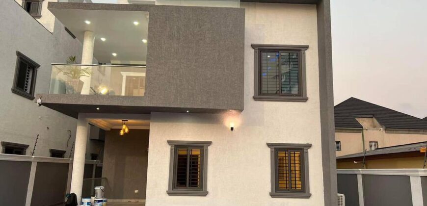 5Bedroom townhouse for sale Achimota mile 7