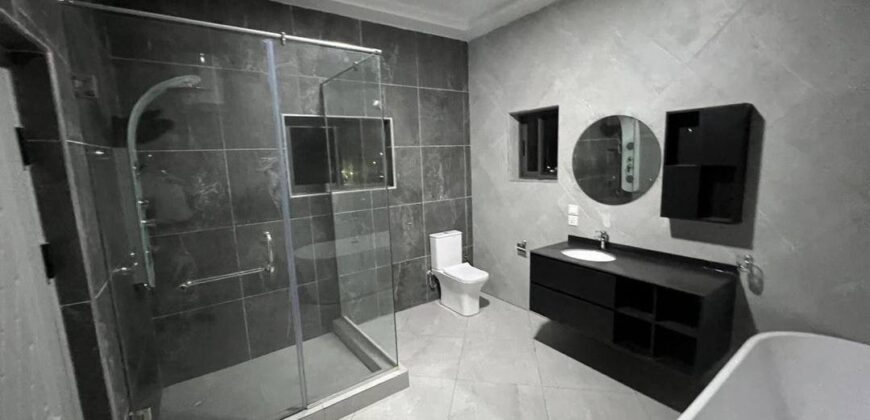 5Bedroom townhouse for sale Achimota mile 7