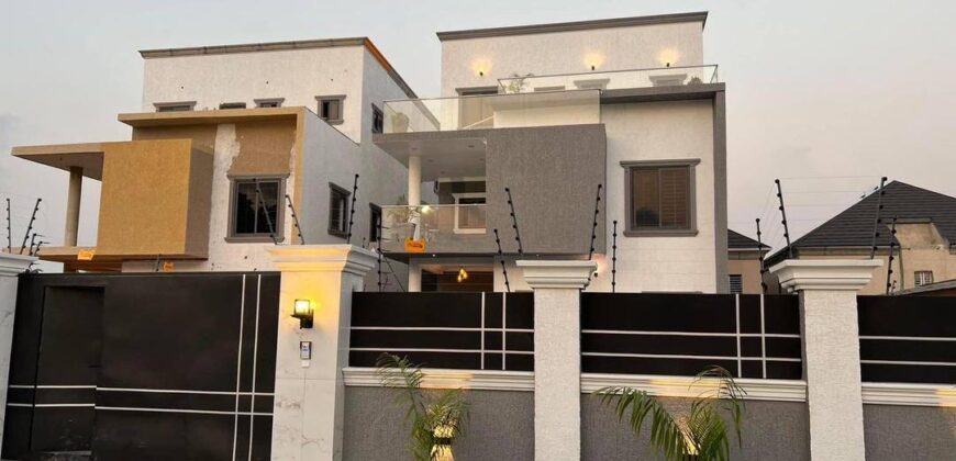 5Bedroom townhouse for sale Achimota mile 7