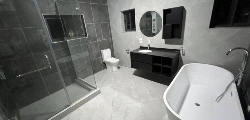 5Bedroom townhouse for sale Achimota mile 7