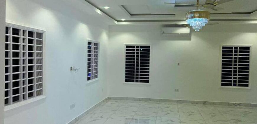 5Bedroom townhouse for sale Achimota mile 7