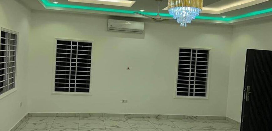 5Bedroom townhouse for sale Achimota mile 7