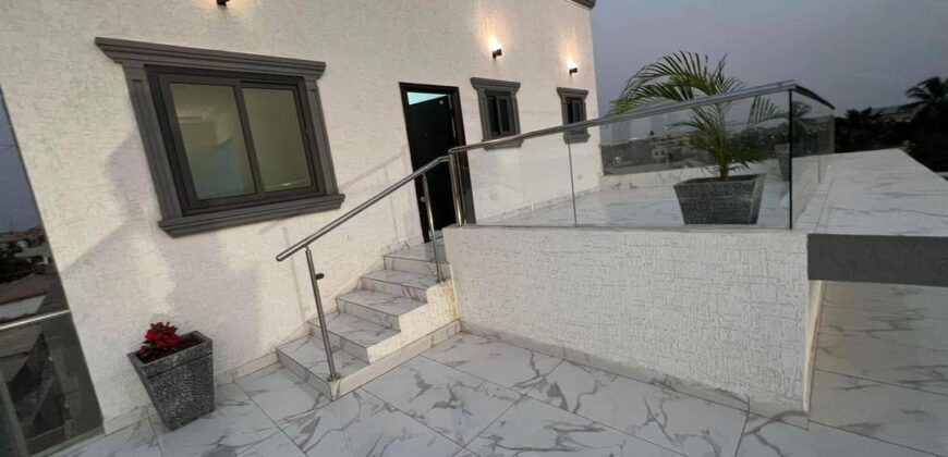 5Bedroom townhouse for sale Achimota mile 7