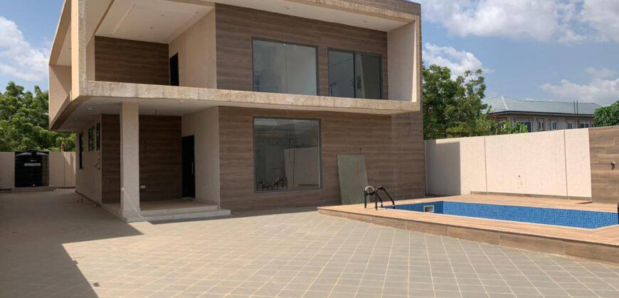 LUXURIOUS 4 BEDROOMS HOUSE WITH A SPARKLING SWIMMING POOL EAST LEGON HILLS