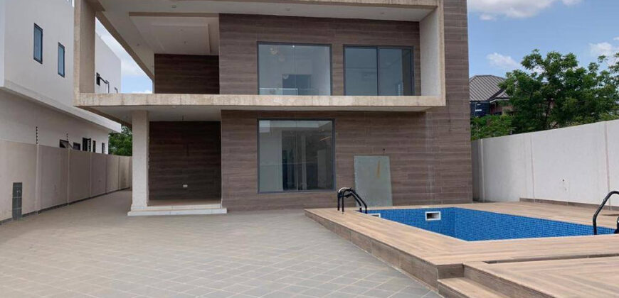 LUXURIOUS 4 BEDROOMS HOUSE WITH A SPARKLING SWIMMING POOL EAST LEGON HILLS