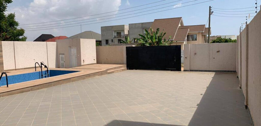 LUXURIOUS 4 BEDROOMS HOUSE WITH A SPARKLING SWIMMING POOL EAST LEGON HILLS